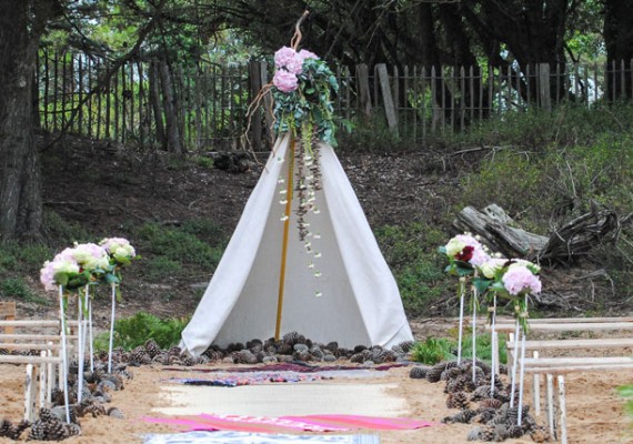 Décoration et fleurs pour cérémonie de mariage laïque